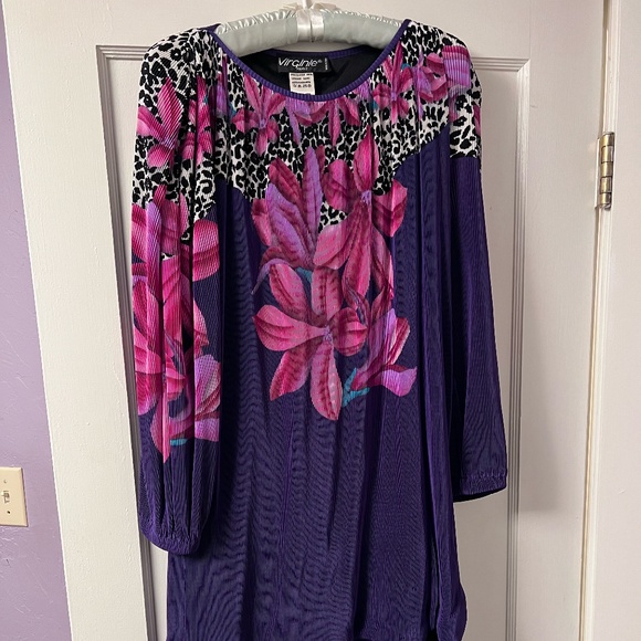 Dress - Picture 1 of 3